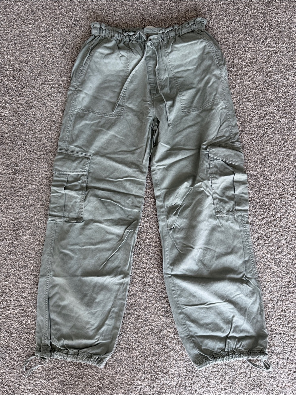 Women’s Abercrombie & Fitch Olive Green Wide-Leg Cargo Pants